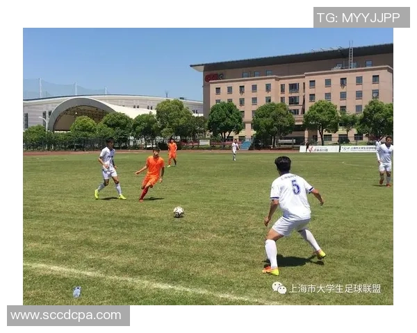 中国足球队与马尔代夫队激战正酣赛况分析及精彩瞬间回顾