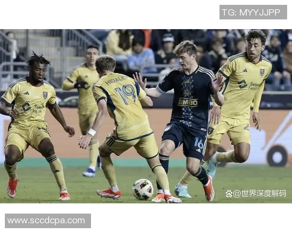 休斯顿迪纳摩与费城联激战正酣谁能在这场对决中笑到最后